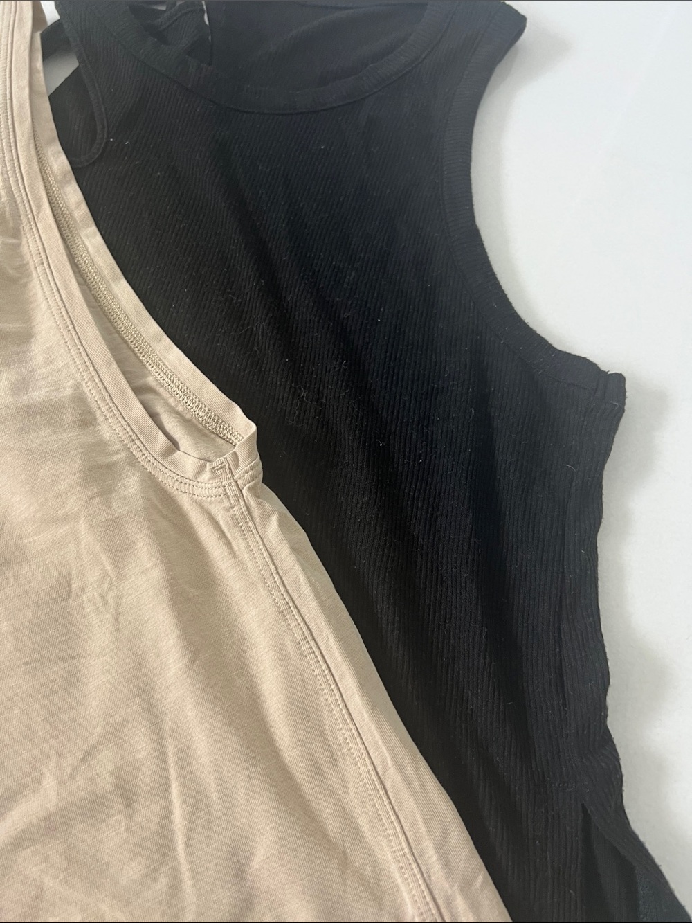 Alo Black Ribbed Lululemon Beige Crewneck Tee Bundle - Picture 7 of 8